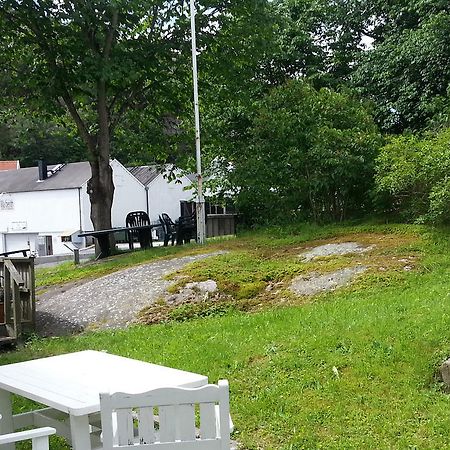 Fjaellbacka Pensionat Och Vandrarhem Exterior foto