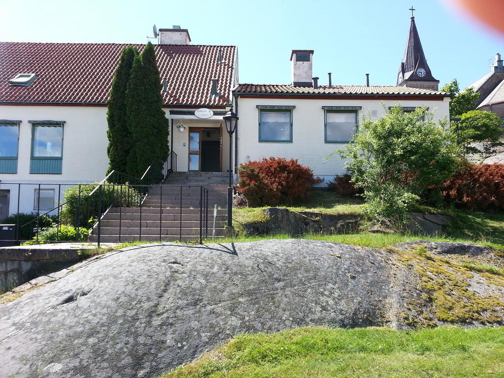 Fjaellbacka Pensionat Och Vandrarhem Exterior foto
